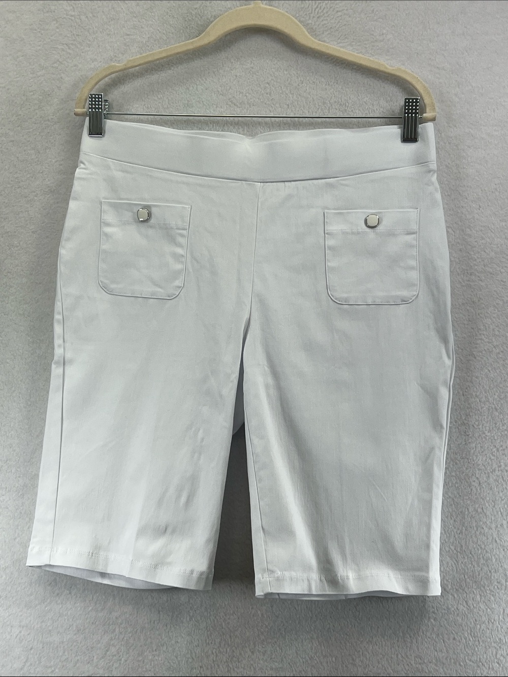 White 89th + Madison Women's Stretch Pocket Bermuda Shorts Sz Medium NWOT